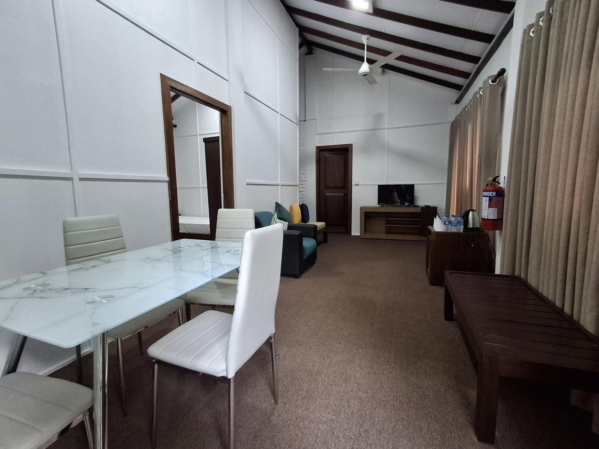 Tepraas Sigiriya Hotell Exteriör bild